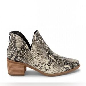 NEW Blondo Esmee Faux Snakeskin Waterproof Booties NWOB